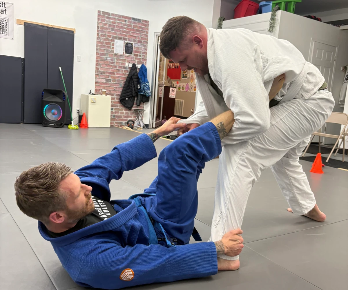 Apprentice small-group Jiu-Jitsu training at Ancaster Jiu-Jitsu